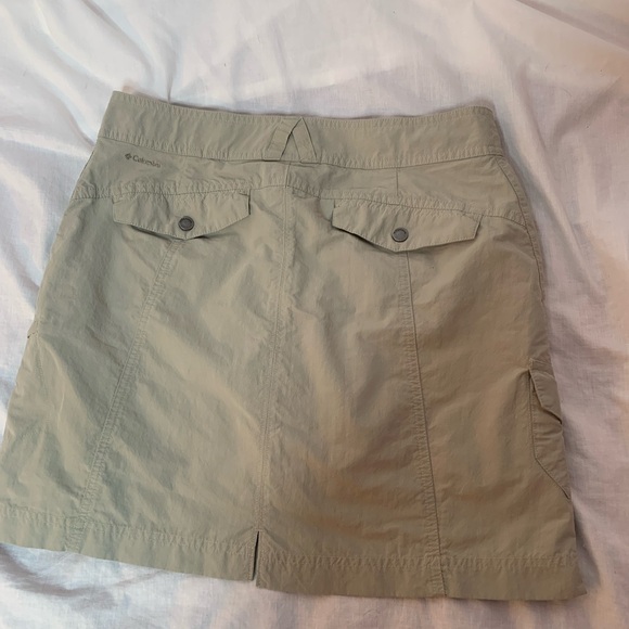 Columbia women’s skorts size8 several pockets (see photos) - Picture 3 of 15